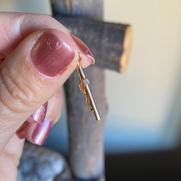 Vintage 18K Portuguese Gold Crucifix Cross Pendant Charm - Picture 3 of 6